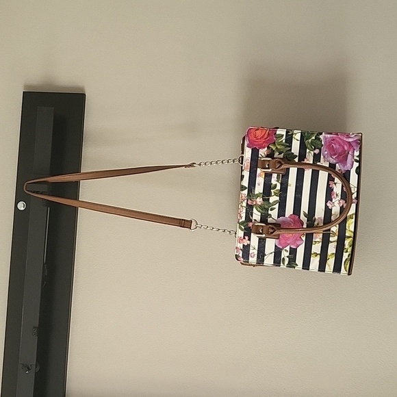 Ninewest Shoulder Bag - Picture 5 of 13